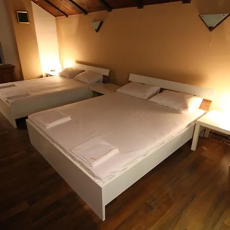 Inn Lira Nis