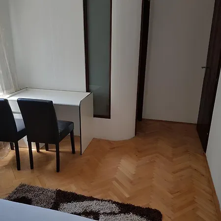 Inn Lira