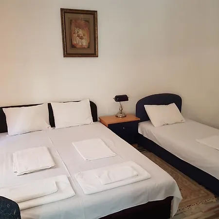 Inn Lira *