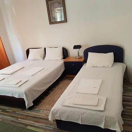 Inn Lira Nis