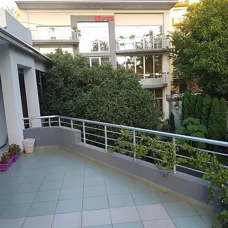 Inn Lira Nis