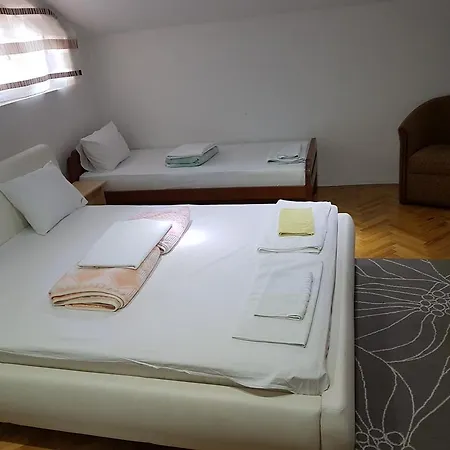 Lira Inn