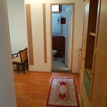 Inn Lira Nis