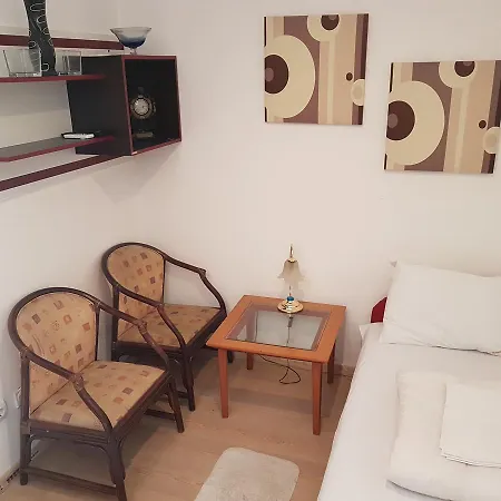 Lira Inn